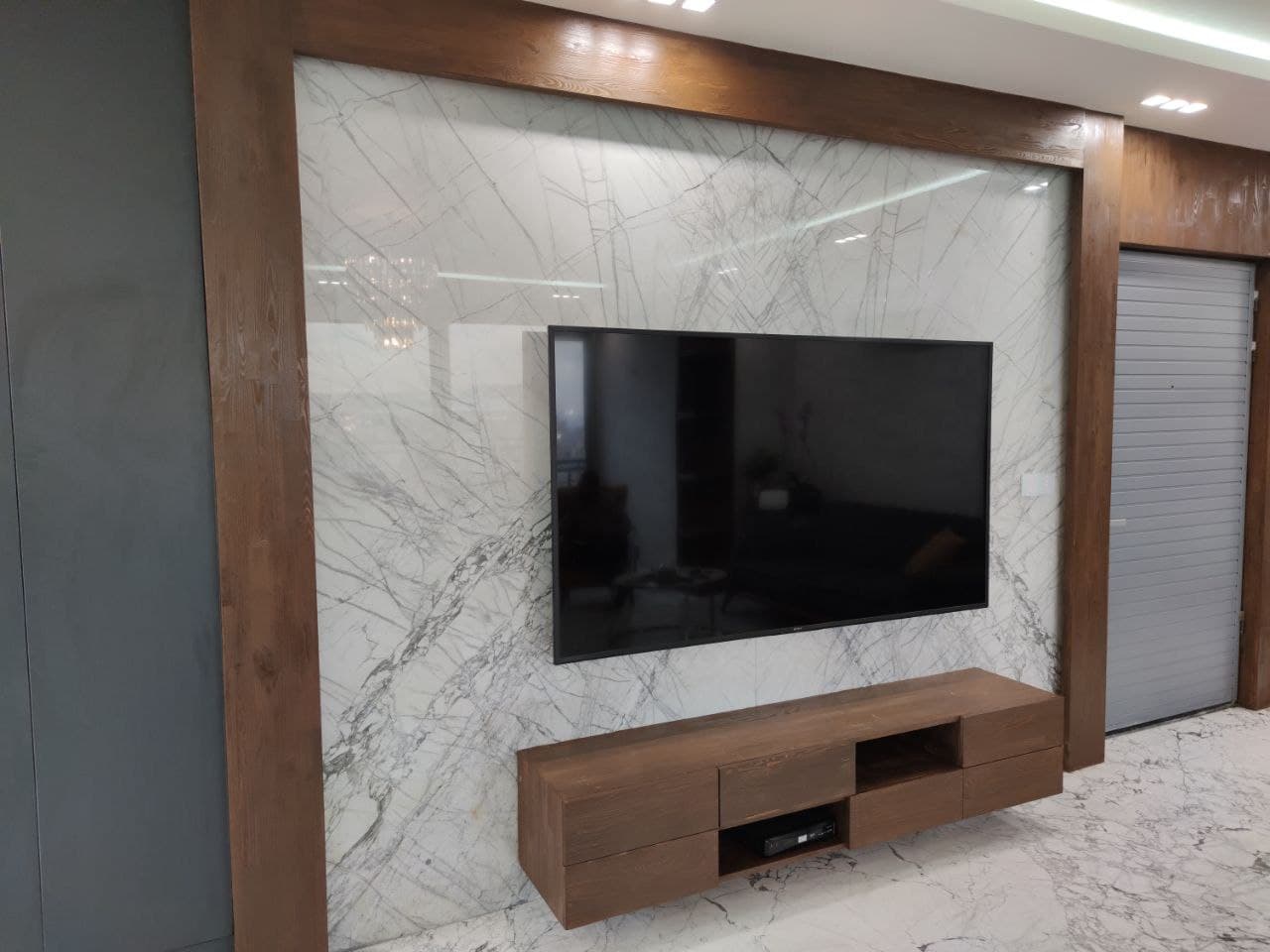 استفاده از سنگ مصنوعی برای پشت تلوزیون tv